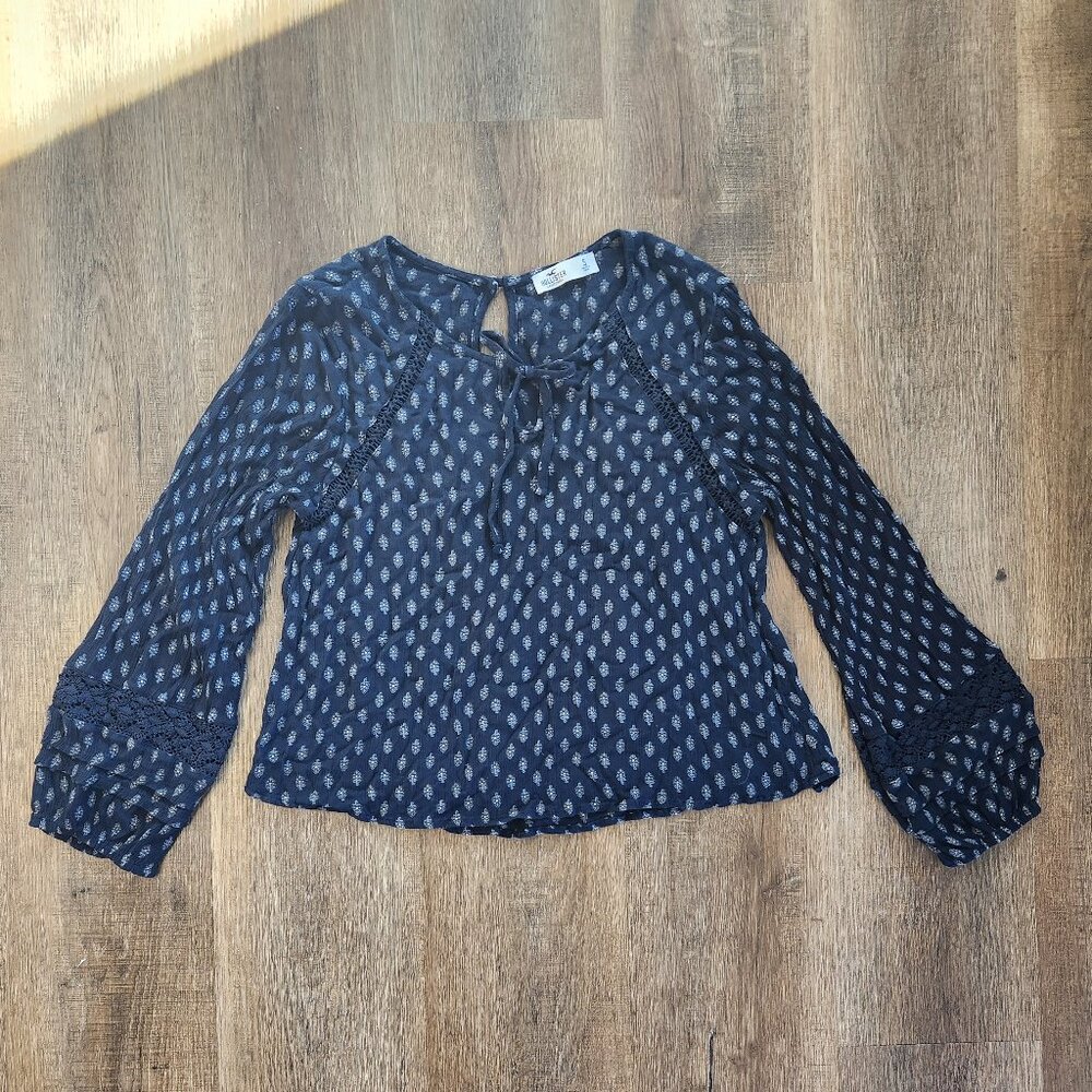 🌊✌️Hollister Navy Blue Boho Printed Top Long Balloon Sleeve with Crochet-S